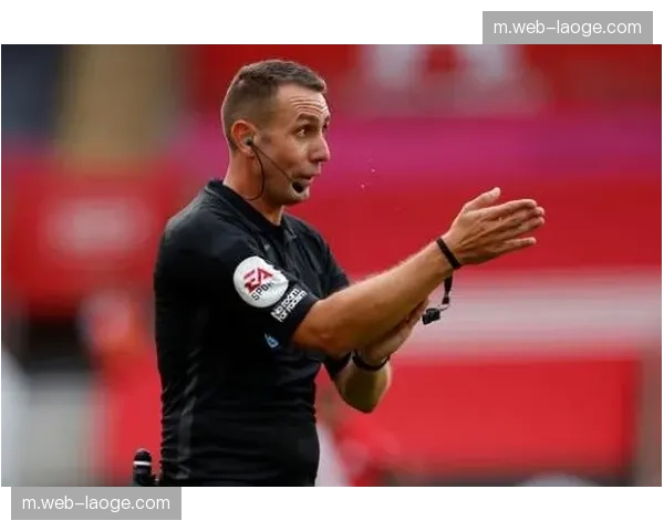 戴奇客场防守反击策略奏效 埃弗顿三中卫体系限制喜鹊渗透